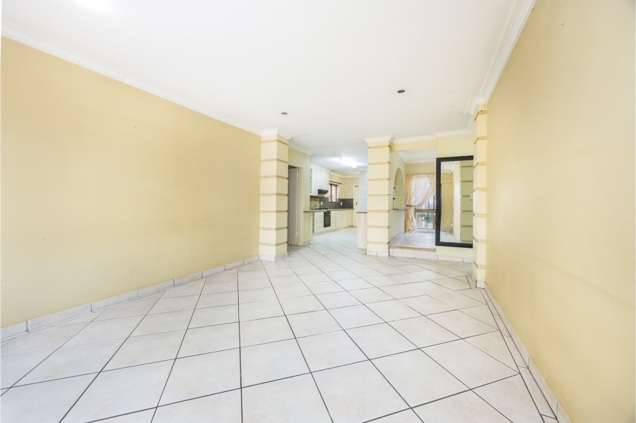 9 Bedroom Property for Sale in Vierlanden Western Cape
